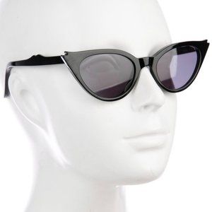ILLESTEVA Isabella Cat Eye Tinted Sunglasses!